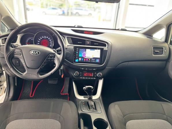 Kia Ceed II Рестайлинг с пробегом 2017 года, цена 1 365 000 рублей, 122742 км, универсал, Автокод Объявления