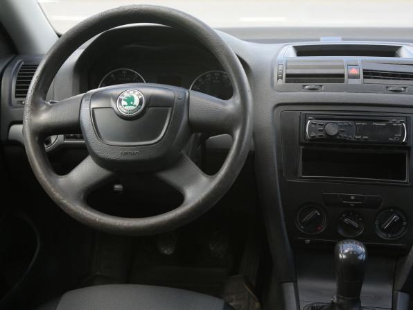 Skoda Octavia II (A5) Рестайлинг с пробегом 2010 года, цена 483 000 рублей, 232821 км, лифтбек, Автокод Объявления