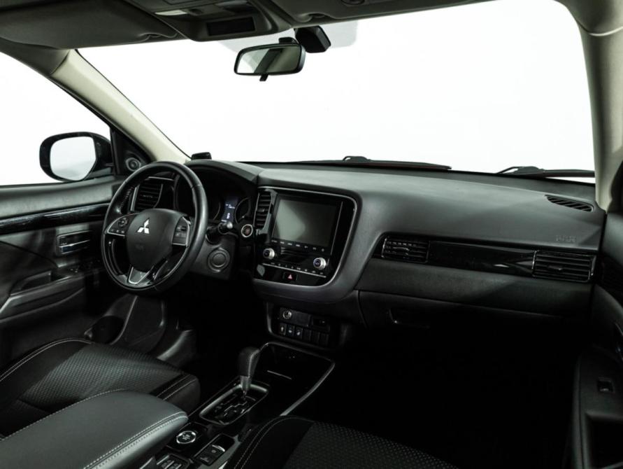 Mitsubishi Outlander III Рестайлинг 3 Санкт-Петербург  - изображение 9