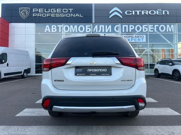 Mitsubishi Outlander III Рестайлинг 2 с пробегом 2015 года, цена 1 815 000 рублей, 118240 км, внедорожник, Автокод Объявления