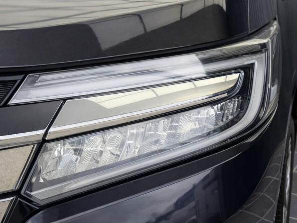 Honda Stepwgn V Рестайлинг с пробегом 2017 года, цена 2 307 000 рублей, 120875 км, минивэн, Автокод Объявления