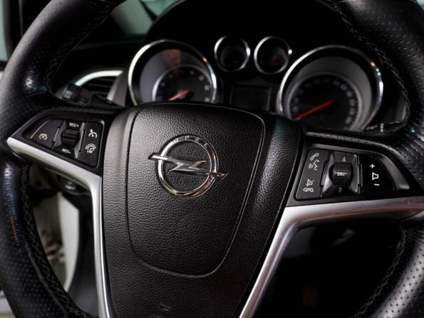 Opel Astra J Рестайлинг с пробегом 2012 года, цена 799 000 рублей, 228733 км, хэтчбек, Автокод Объявления