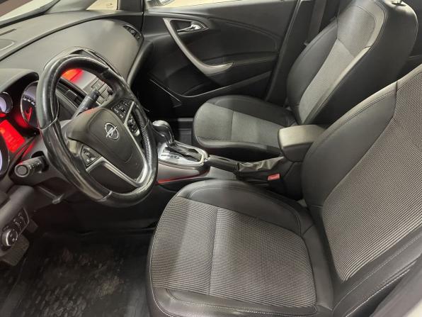 Opel Astra J с пробегом 2012 года, цена 879 000 рублей, 142598 км, хэтчбек, Автокод Объявления