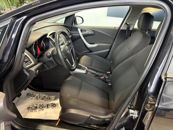 Opel Astra J с пробегом 2011 года, цена 666 000 рублей, 158622 км, хэтчбек, Автокод Объявления