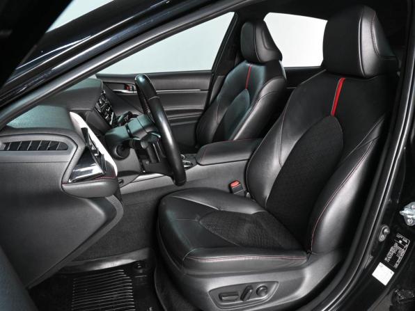 Toyota Camry VIII (XV70) Рестайлинг с пробегом 2021 года, цена 3 249 000 рублей, 151072 км, седан, Автокод Объявления