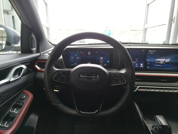 Geely Coolray I Рестайлинг с пробегом 2024 года, цена 2 130 000 рублей, 21000 км, внедорожник, Автокод Объявления