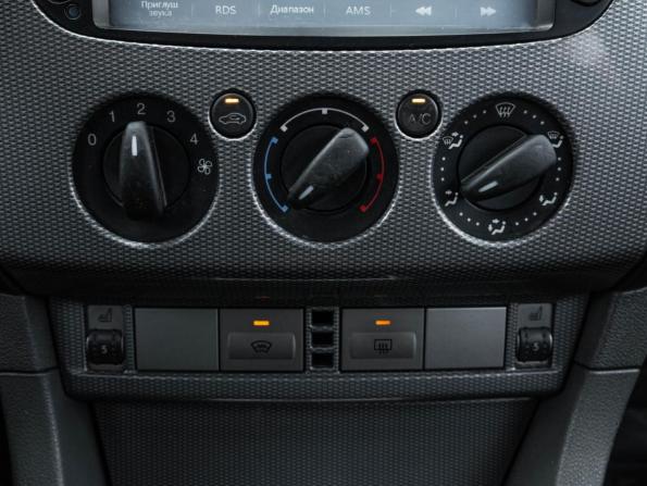 Ford Focus II Рестайлинг с пробегом 2010 года, цена 599 000 рублей, 234328 км, седан, Автокод Объявления