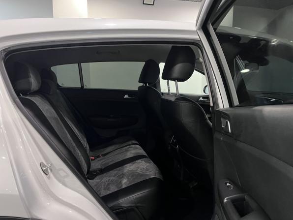 Kia Sportage IV Рестайлинг с пробегом 2018 года, цена 2 275 000 рублей, 93830 км, внедорожник, Автокод Объявления