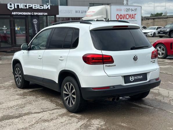 Volkswagen Tiguan I Рестайлинг с пробегом 2015 года, цена 1 580 000 рублей, 179243 км, внедорожник, Автокод Объявления