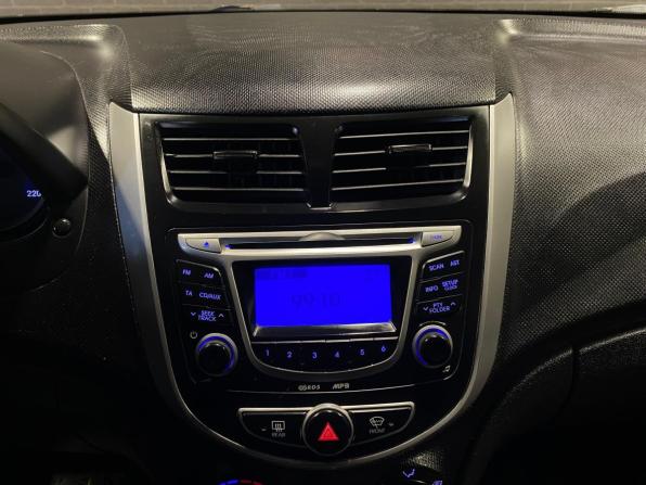 Hyundai Solaris I с пробегом 2012 года, цена 700 000 рублей, 250280 км, седан, Автокод Объявления