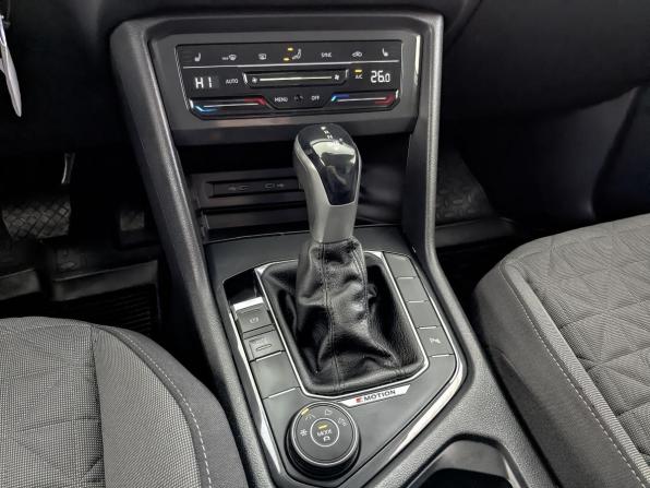 Volkswagen Tiguan II Рестайлинг с пробегом 2021 года, цена 3 090 000 рублей, 115730 км, внедорожник, Автокод Объявления