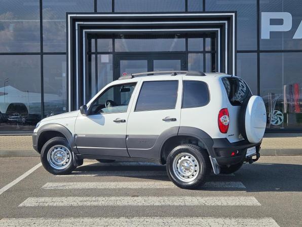 Chevrolet Niva I Рестайлинг с пробегом 2016 года, цена 677 000 рублей, 79000 км, внедорожник, Автокод Объявления