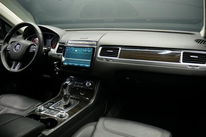 Volkswagen Touareg II Рестайлинг с пробегом 2015 года, цена 2 740 000 рублей, 239463 км, внедорожник, Автокод Объявления