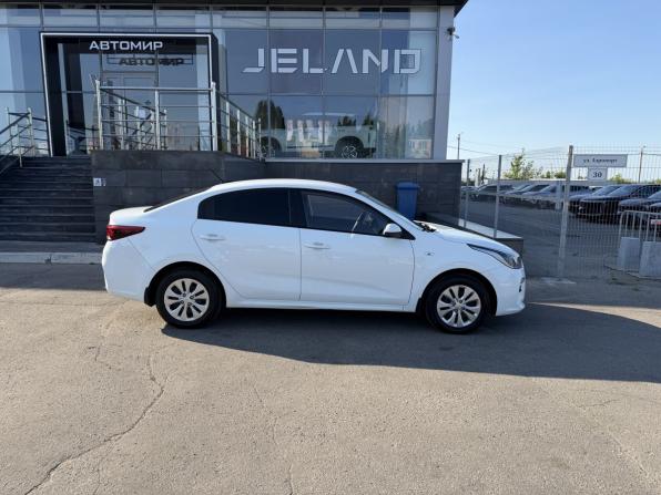 Kia Rio IV с пробегом 2017 года, цена 1 000 000 рублей, 180562 км, седан, Автокод Объявления