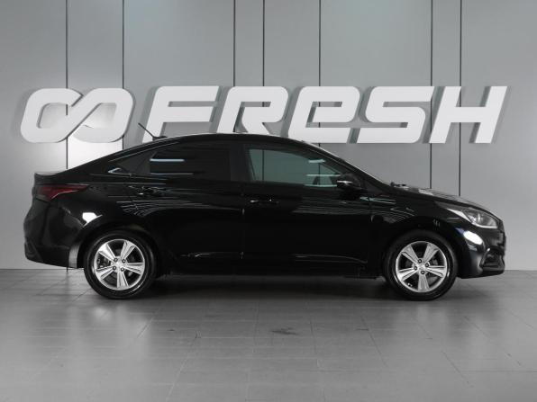 Hyundai Solaris II с пробегом 2018 года, цена 1 599 000 рублей, 96948 км, седан, Автокод Объявления