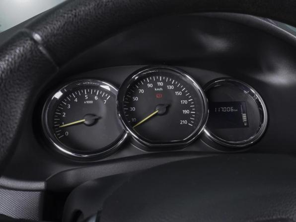 Renault Logan II Рестайлинг с пробегом 2019 года, цена 890 000 рублей, 117006 км, седан, Автокод Объявления