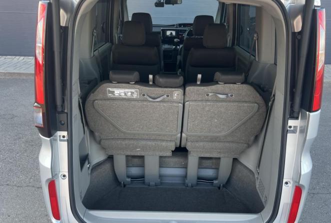 Honda Stepwgn V Рестайлинг с пробегом 2019 года, цена 1 825 000 рублей, 103563 км, минивэн, Автокод Объявления
