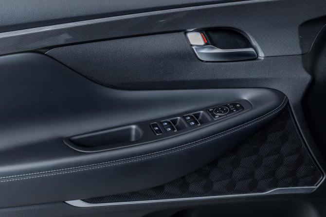 Hyundai Santa Fe IV Рестайлинг с пробегом 2021 года, цена 3 378 000 рублей, 92455 км, внедорожник, Автокод Объявления