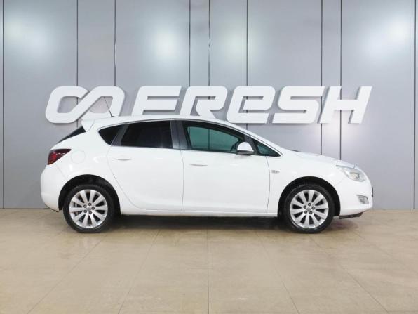 Opel Astra J с пробегом 2011 года, цена 729 000 рублей, 177949 км, хэтчбек, Автокод Объявления