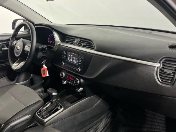 Kia Rio IV Рестайлинг с пробегом 2021 года, цена 1 750 000 рублей, 61921 км, седан, Автокод Объявления
