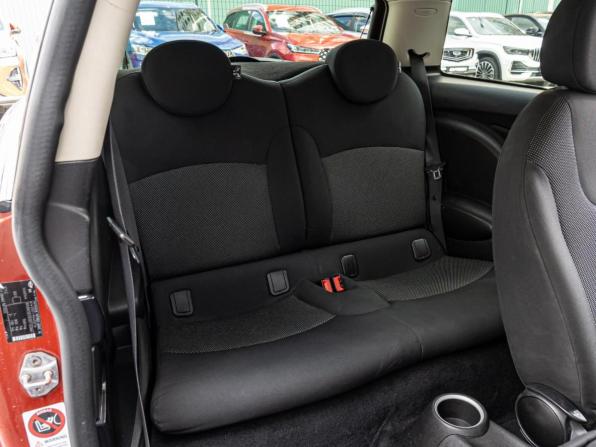 Mini Hatch II (R56) Рестайлинг с пробегом 2010 года, цена 888 000 рублей, 143154 км, хэтчбек, Автокод Объявления