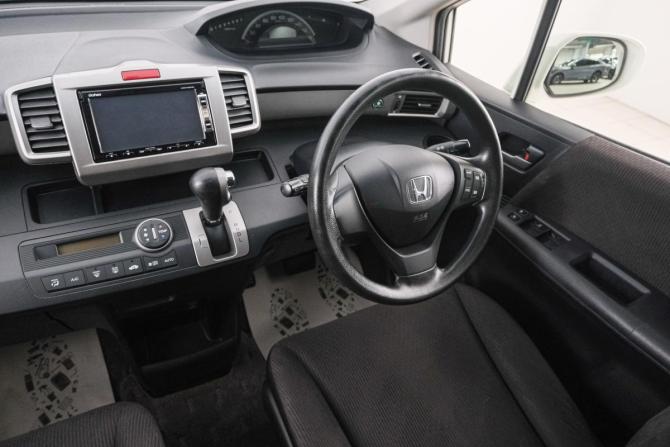 Honda Freed I Рестайлинг с пробегом 2012 года, цена 999 000 рублей, 180000 км, компактвэн, Автокод Объявления
