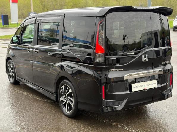 Honda Stepwgn V с пробегом 2015 года, цена 1 799 000 рублей, 156454 км, минивэн, Автокод Объявления
