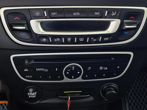 Renault Fluence I с пробегом 2012 года, цена 799 000 рублей, 164000 км, седан, Автокод Объявления