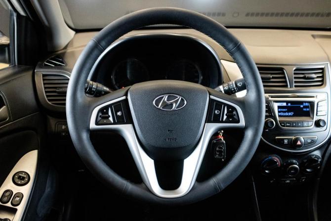 Hyundai Solaris I Рестайлинг с пробегом 2015 года, цена 990 000 рублей, 164416 км, седан, Автокод Объявления