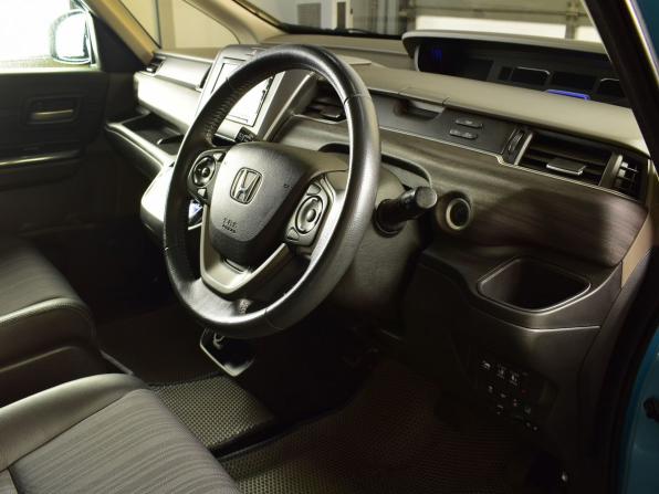Honda Freed II с пробегом 2017 года, цена 1 299 999 рублей, 107032 км, компактвэн, Автокод Объявления