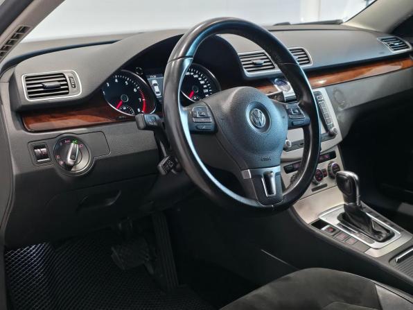Volkswagen Passat B7 с пробегом 2012 года, цена 1 333 000 рублей, 153686 км, седан, Автокод Объявления