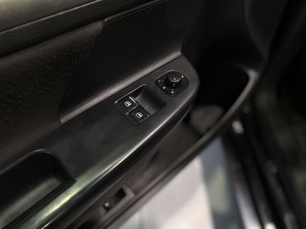 Volkswagen Golf V с пробегом 2007 года, цена 589 900 рублей, 210000 км, хэтчбек, Автокод Объявления