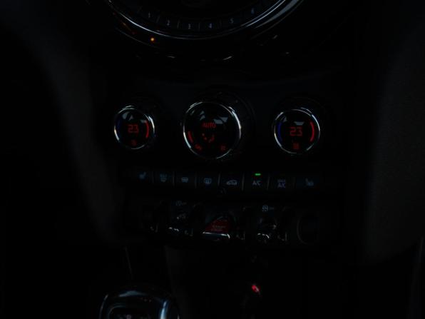 Mini Hatch III (F55/F56) Рестайлинг с пробегом 2020 года, цена 2 148 000 рублей, 70514 км, хэтчбек, Автокод Объявления