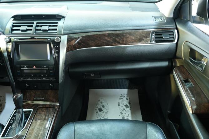 Toyota Camry VII (XV50) Рестайлинг с пробегом 2016 года, цена 1 879 000 рублей, 175000 км, седан, Автокод Объявления