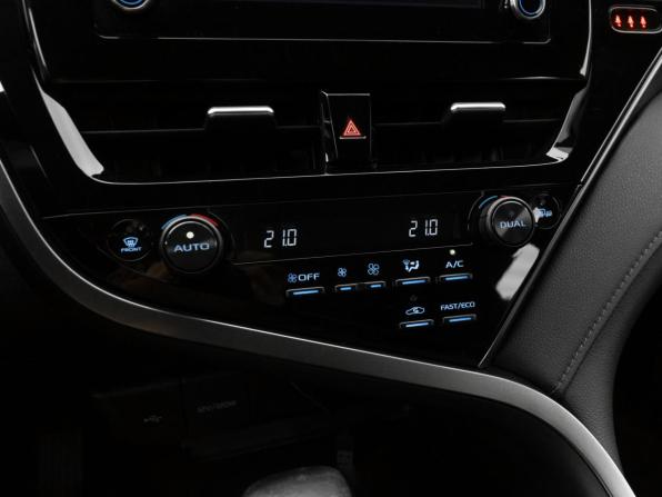 Toyota Camry VIII (XV70) Рестайлинг с пробегом 2021 года, цена 2 590 000 рублей, 241271 км, седан, Автокод Объявления