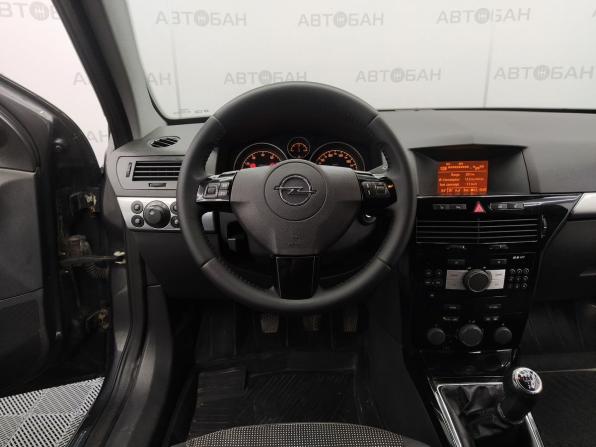Opel Astra H Рестайлинг с пробегом 2011 года, цена 590 000 рублей, 215000 км, универсал, Автокод Объявления