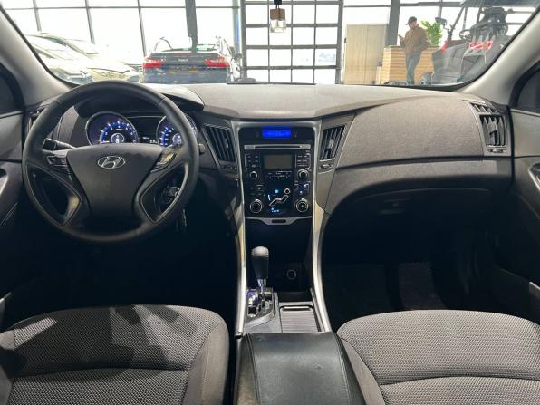 Hyundai Sonata VI (YF) с пробегом 2011 года, цена 875 000 рублей, 267000 км, седан, Автокод Объявления