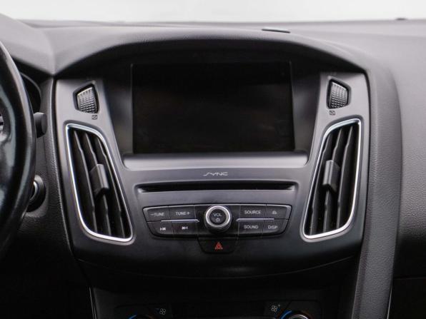 Ford Focus III Рестайлинг с пробегом 2015 года, цена 1 043 000 рублей, 135680 км, седан, Автокод Объявления