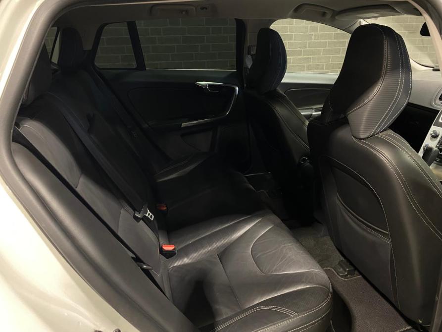 Volvo V60 I Челябинск  - изображение 11