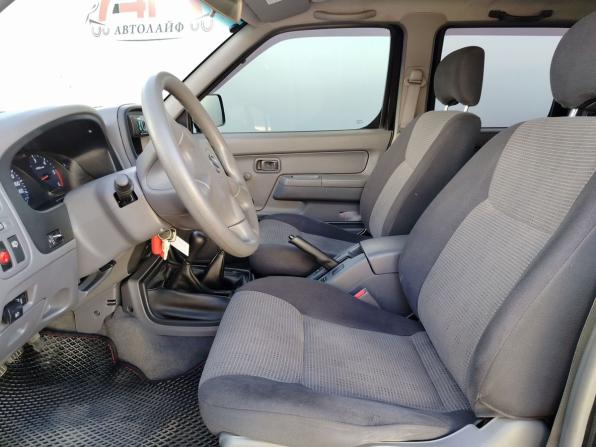 Nissan NP300 с пробегом 2012 года, цена 1 100 000 рублей, 205939 км, offers.body_type.unknown, Автокод Объявления
