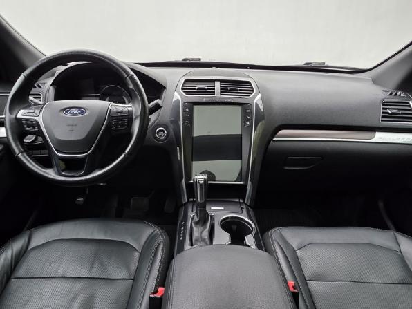 Ford Explorer V Рестайлинг с пробегом 2017 года, цена 2 900 000 рублей, 162984 км, внедорожник, Автокод Объявления