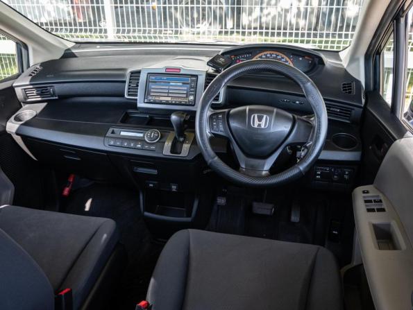 Honda Freed I с пробегом 2008 года, цена 1 040 000 рублей, 128364 км, компактвэн, Автокод Объявления