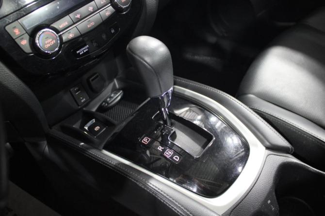 Nissan Qashqai II с пробегом 2018 года, цена 1 999 000 рублей, 97167 км, внедорожник, Автокод Объявления
