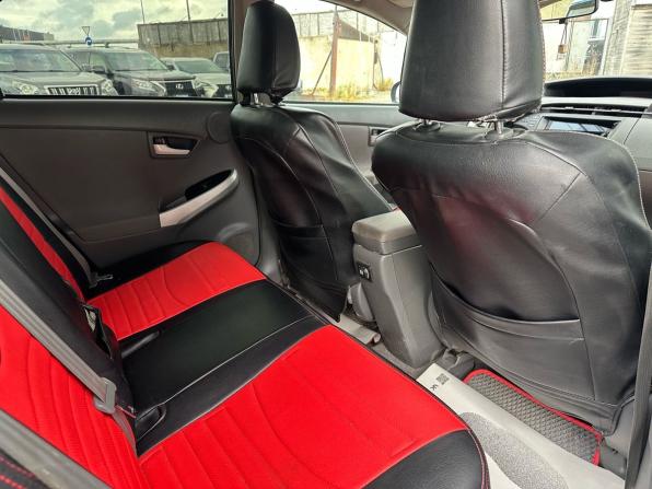 Toyota Prius III (XW30) с пробегом 2011 года, цена 930 000 рублей, 186916 км, лифтбек, Автокод Объявления