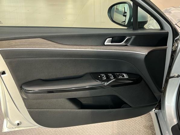 Kia K5 III с пробегом 2020 года, цена 2 440 000 рублей, 109000 км, седан, Автокод Объявления