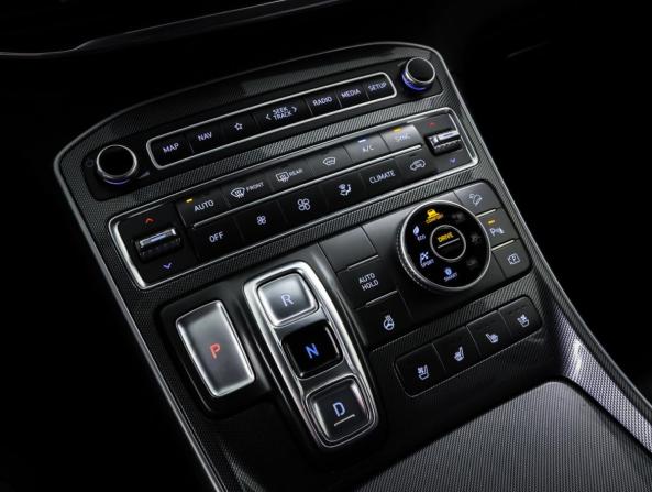 Hyundai Santa Fe IV Рестайлинг с пробегом 2021 года, цена 3 234 000 рублей, 102595 км, внедорожник, Автокод Объявления