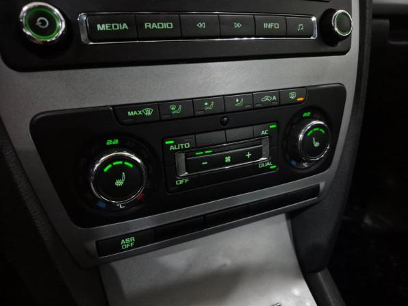 Skoda Octavia II (A5) Рестайлинг с пробегом 2013 года, цена 960 000 рублей, 82781 км, лифтбек, Автокод Объявления