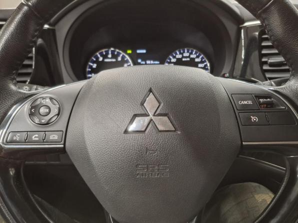 Mitsubishi Outlander III Рестайлинг 3 с пробегом 2018 года, цена 2 320 000 рублей, 86500 км, внедорожник, Автокод Объявления