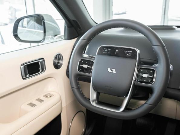 Новый Li Auto (Lixiang) L6 2025 года, цена 9 345 565 рублей, внедорожник, Автокод Объявления