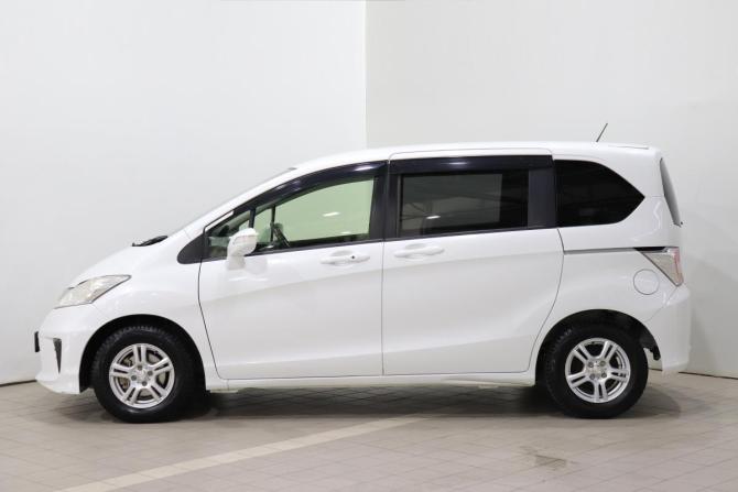 Honda Freed I Рестайлинг с пробегом 2014 года, цена 1 130 000 рублей, 72619 км, компактвэн, Автокод Объявления